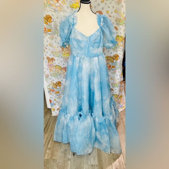 Selkie Head in the Clouds Ritz Gown - Picture 2 of 7